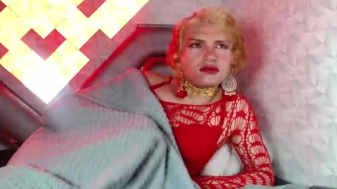 HelenaShineGold online show from June 6, 5:45 am