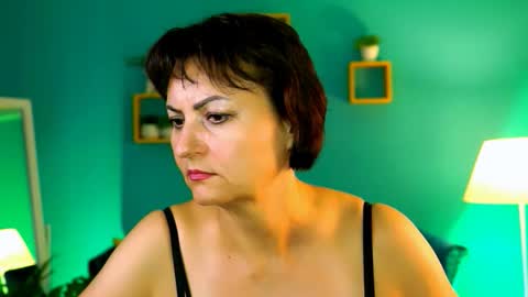 helenbeler online show from September 12, 8:25 am