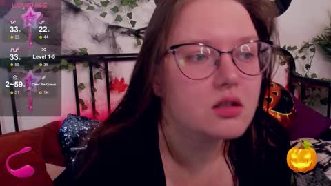 helendanvers online show from November 5, 2:55 am