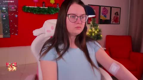 helendanvers online show from January 11, 10:09 am