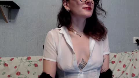 Snapshot of helenred chatting on January 8, 12:58 pm HelenRed online show from January 8, 12:58 pm