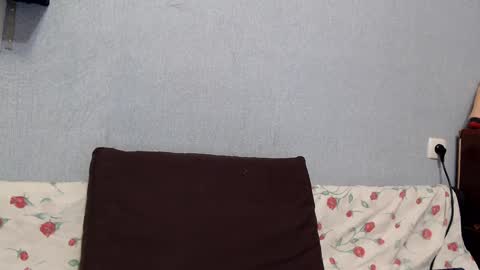 Snapshot of helenred chatting on January 19, 10:17 am HelenRed online show from January 19, 10:17 am