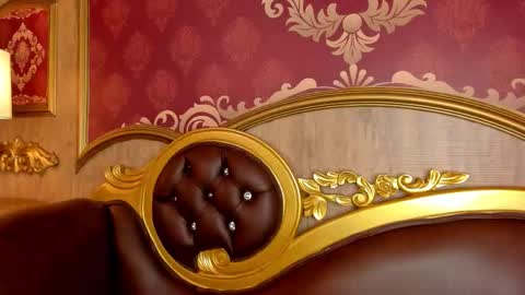 Helen or Hells online show from December 17, 12:00 pm