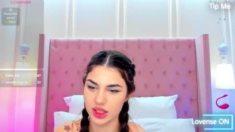 Helen online show from December 3, 1:42 pm