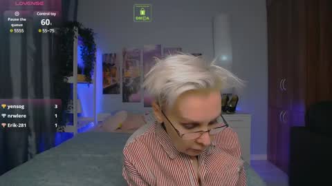 Helga online show from December 9, 6:46 pm