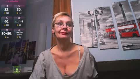 Snapshot of helgahimmele chatting on March 7, 3:42 pm Helga online show from March 7, 3:42 pm