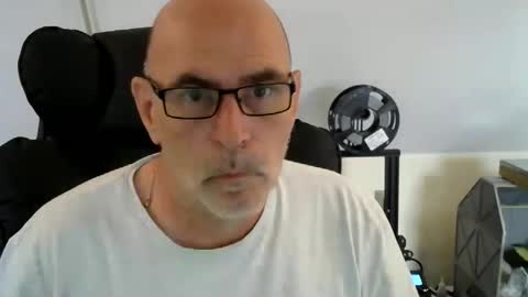 Snapshot of helikev26 chatting on June 6, 11:48 am helikev26 online show from June 6, 11:48 am