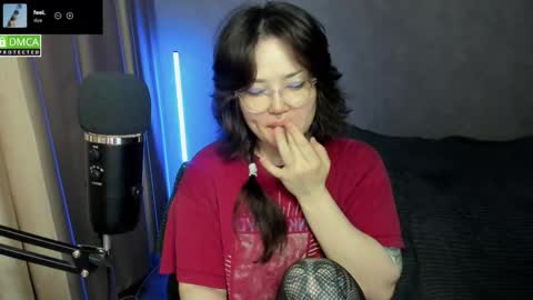 Snapshot of hell_hotline chatting on November 16, 6:13 pm Red online show from November 16, 6:13 pm