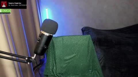 Snapshot of hell_hotline chatting on November 23, 6:08 pm Red online show from November 23, 6:08 pm