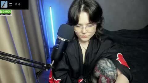 Snapshot of hell_hotline chatting on November 24, 7:02 pm Red online show from November 24, 7:02 pm