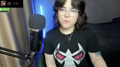 Snapshot of hell_hotline chatting on November 29, 7:50 pm Red online show from November 29, 7:50 pm