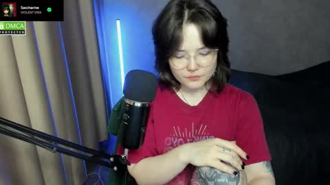 Snapshot of hell_hotline chatting on December 16, 7:19 pm Red online show from December 16, 7:19 pm