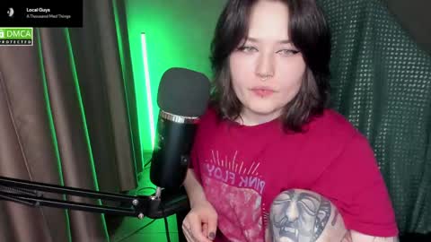 Red online show from April 14, 8:15 pm