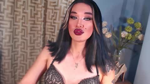 hellatarahathor online show from March 13, 10:00 am