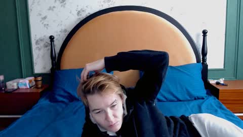 HellDollz  online show from October 13, 7:41 am