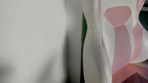 Snapshot of hellen__smith_ chatting on January 19, 4:27 am hellen__smith_ online show from January 19, 4:27 am