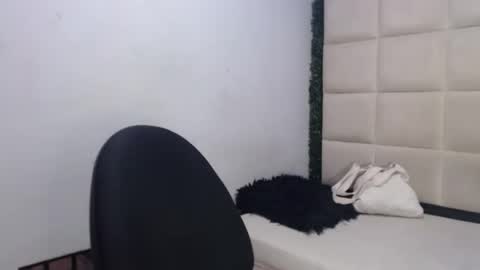 Snapshot of hellen_queensex chatting on February 3, 3:06 pm hellen_queensex online show from February 3, 3:06 pm