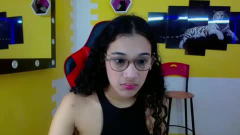 Snapshot of hellen_queensex chatting on February 18, 2:38 am hellen_queensex online show from February 18, 2:38 am