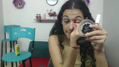 Snapshot of hellen_queensex chatting on February 27, 1:59 am hellen_queensex online show from February 27, 1:59 am