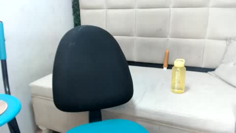 Snapshot of hellen_queensex chatting on February 27, 11:59 pm hellen_queensex online show from February 27, 11:59 pm
