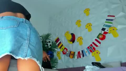 Snapshot of hellen_sky_ chatting on July 2, 7:09 pm hellen online show from July 2, 7:09 pm