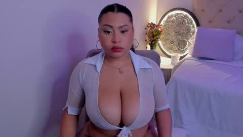 hellenamazing online show from November 26, 5:41 am