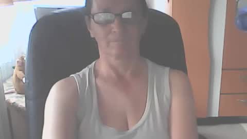 hellenmarie online show from September 17, 10:39 am