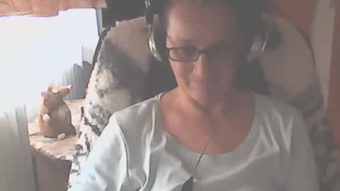 hellenmarie online show from October 14, 10:27 am