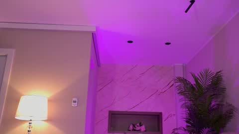 Snapshot of hellenroyy chatting on October 27, 4:05 am hellenroyy online show from October 27, 4:05 am