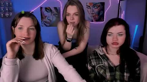 Helli online show from February 3, 2:53 am