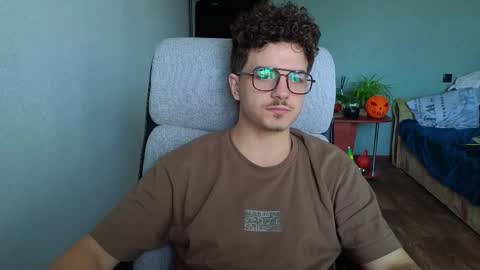 Remy online show from November 18, 9:58 am