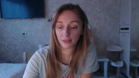 Snapshot of hellokittykaty chatting on February 3, 6:22 am Victory online show from February 3, 6:22 am