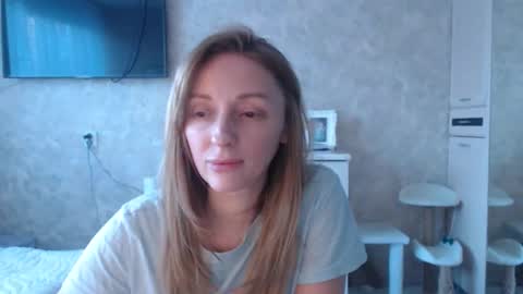 Snapshot of hellokittykaty chatting on February 3, 6:40 am Victory online show from February 3, 6:40 am