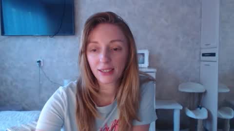 Snapshot of hellokittykaty chatting on February 6, 6:29 am Victory online show from February 6, 6:29 am