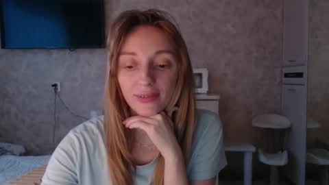 Snapshot of hellokittykaty chatting on February 9, 6:06 am Victory online show from February 9, 6:06 am