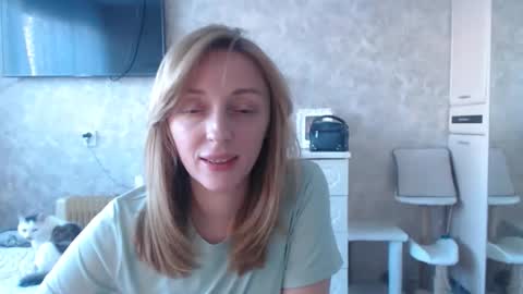 Snapshot of hellokittykaty chatting on February 25, 6:56 am Victory online show from February 25, 6:56 am