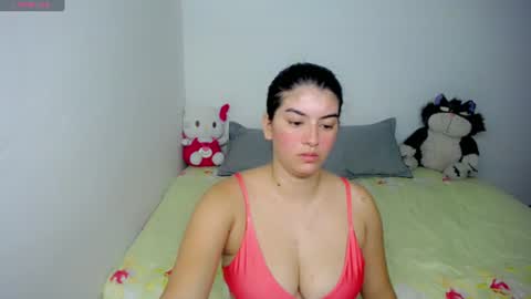 helloo_kityy25 online show from July 2, 1:16 am