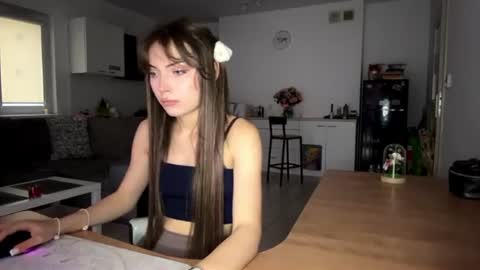 hellyluxury online show from July 17, 6:13 pm