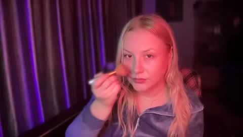 Snapshot of hellyriddle chatting on December 14, 7:03 am DeleteyourSadness online show from December 14, 7:03 am