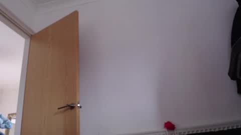 Snapshot of helpmegetitup70 chatting on February 18, 3:41 pm older cock online show from February 18, 3:41 pm