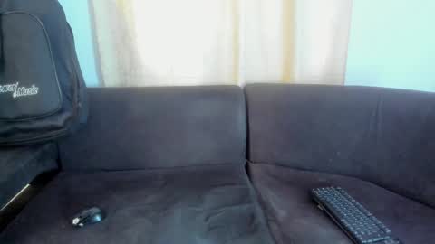 Snapshot of henrik_senn chatting on October 2, 6:15 pm henrik_senn online show from October 2, 6:15 pm