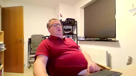 Snapshot of henrikrp1971 chatting on December 20, 6:37 pm henrikrp1971 online show from December 20, 6:37 pm