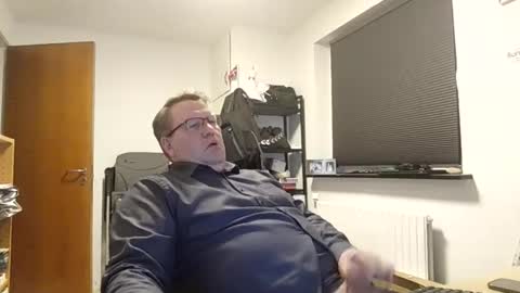 Snapshot of henrikrp1971 chatting on February 2, 4:38 pm henrikrp1971 online show from February 2, 4:38 pm