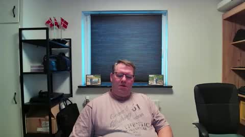 Snapshot of henrikrp1971 chatting on March 7, 11:07 am henrikrp1971 online show from March 7, 11:07 am