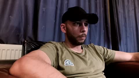 HenryAxe online show from December 24, 1:50 pm