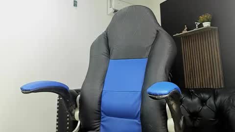 henrydouglas online show from April 17, 12:08 pm