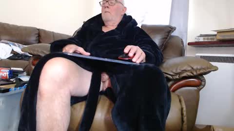 Snapshot of henryjxxx chatting on September 10, 9:42 am henryjxxx online show from September 10, 9:42 am