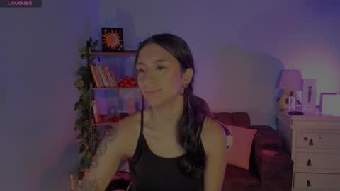 Hello I am Valentina independent Colombian model I love sensuality and pleasure welcome online show from March 25, 5:35 am