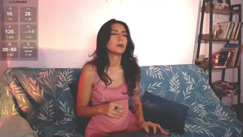 Snapshot of hera_069 chatting on June 28, 1:22 am Hello I am Valentina independent Colombian model I love sensuality and pleasure welcome online show from June 28, 1:22 am