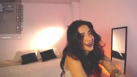 Snapshot of hera_069 chatting on July 28, 10:09 pm Hello I am Valentina independent Colombian model I love sensuality and pleasure welcome online show from July 28, 10:09 pm